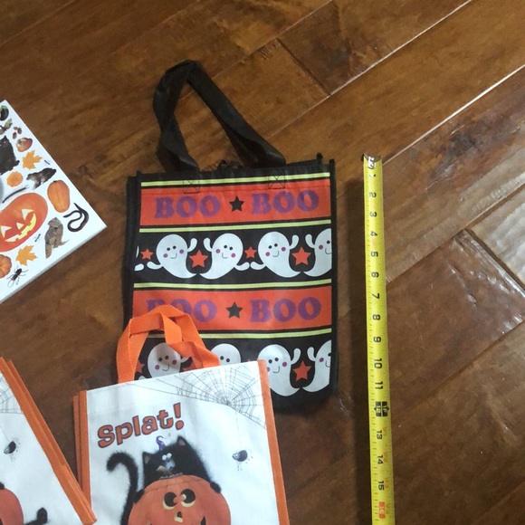 Halloween LOT 4 Bags & 2 eye like reusable Sticker Books Trick or Treat Trunk - Picture 4 of 9